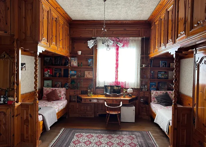 Rousseau'S Apartment